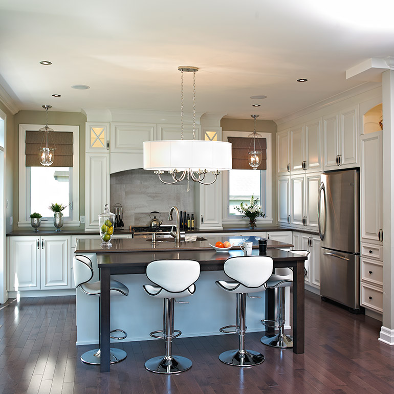 Cuisines Beauregard |Classic style kitchen and island, with countertop provided by the customer